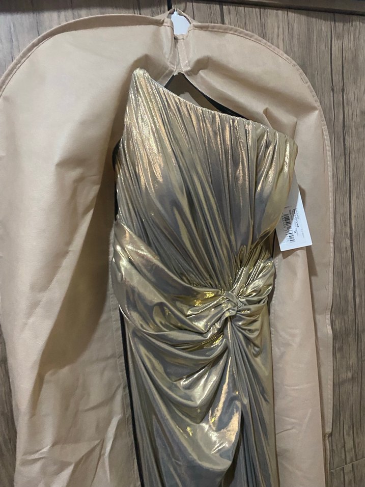 Parlak Altın Drapeli Straplez Abiye Elbise - Görsel 5