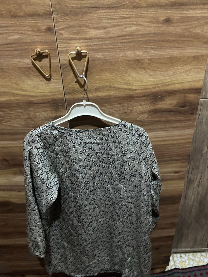 Kadın Gri Yılan Desenli Triko Bluz - Görsel 2