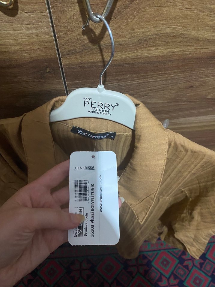 Düğmeli Bej Keten Kadın Gömlek - Görsel 2