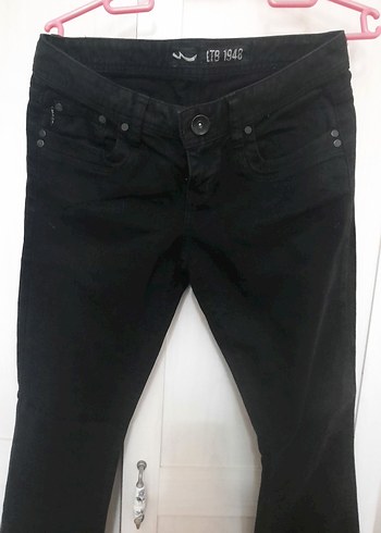 Düğmeli Siyah Kadın Denim Jean