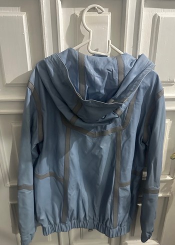 Mavi Deri Kapüşonlu Kadın Yağmurluk - Görsel 6