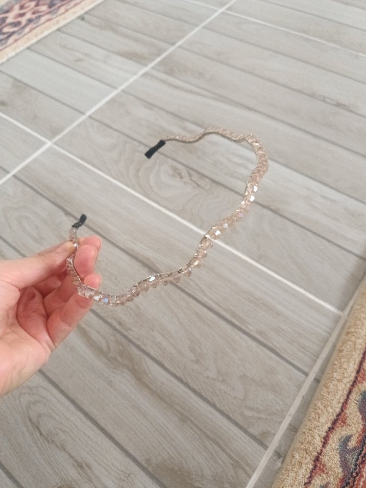 Boncuklu Yılan Desenli Bej Taç - Görsel 2