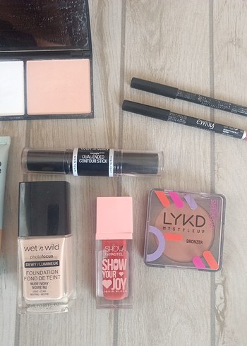 Wet n wild Wet n Wild Ten Renkli Makyaj Seti