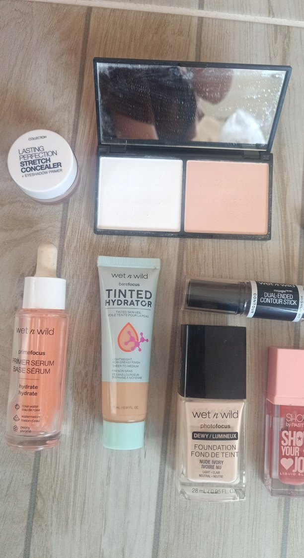 Wet n Wild Ten Renkli Makyaj Seti - Görsel 3