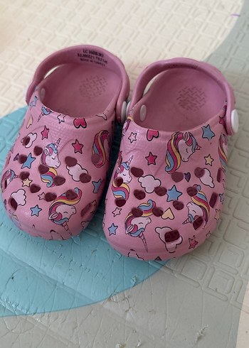 LC Waikiki Kız Çocuk Pembe Bağcıklı Toka Detaylı Terlik