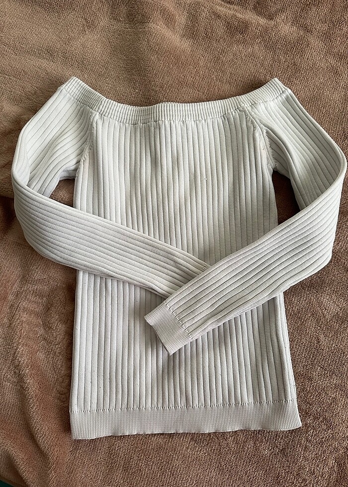 Triko omzu açık üst - Görsel 2