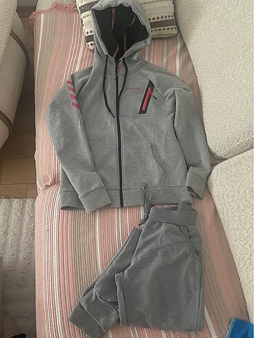 Hummel hırka ve eşofman