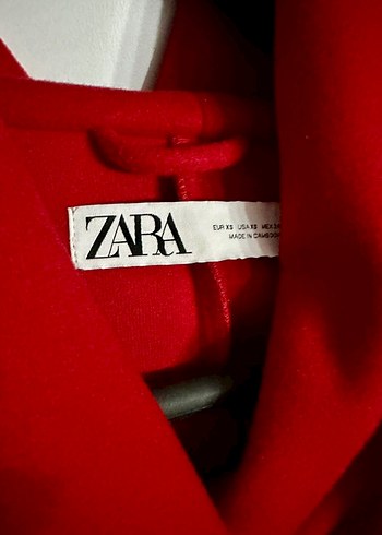 Zara XS Kapüşonlu Kırmızı Kemerli Kaban - Görsel 3