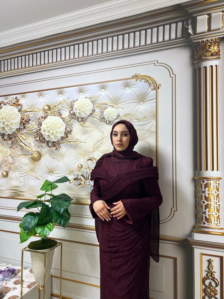 Bordo İşlemeli Uzun Kadın abiye - Görsel 4