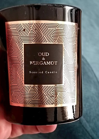 Bej Oud & Bergamot Kokulu Mum - Görsel 2