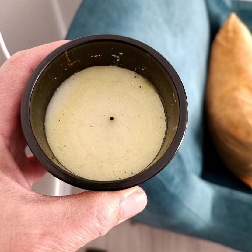 Bej Oud & Bergamot Kokulu Mum - Görsel 3