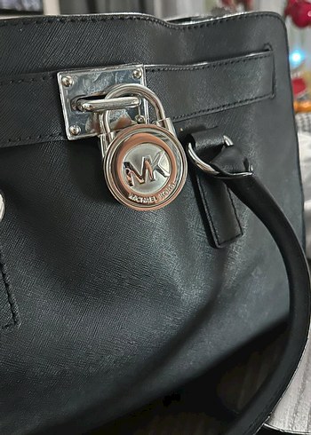 Siyah Parlak Deri Tokalı Kadın Çantası - Görsel 6