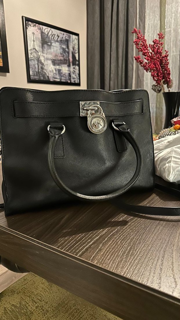 Siyah Parlak Deri Tokalı Kadın Çantası - Görsel 2