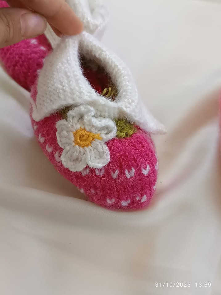 Kız Çocuk Pembe Nakışlı Örgü Patik - Görsel 2