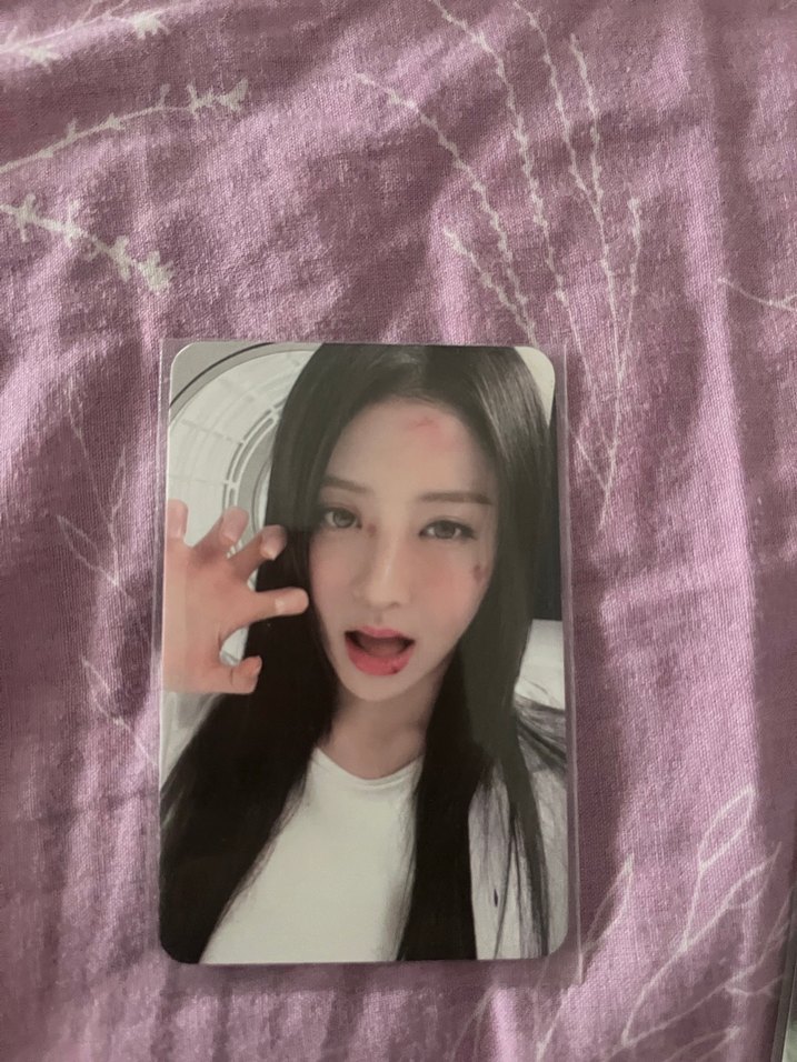 Le sserafim fotokart albüm pc Orjinal - Görsel 3