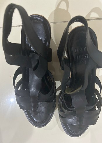 Kadın Siyah Dolgu Topuklu Sandalet - Görsel 5