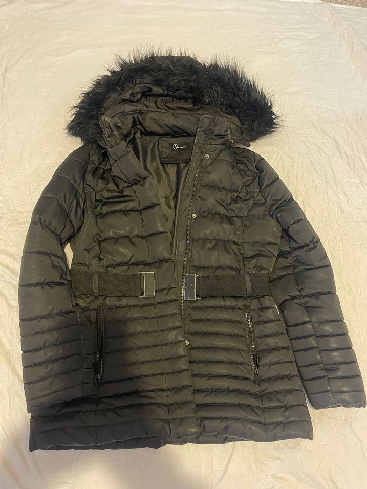 Tokalı Siyah Kadın Kışlık Mont göğüs 50 cm boy 75 cm - Görsel 3