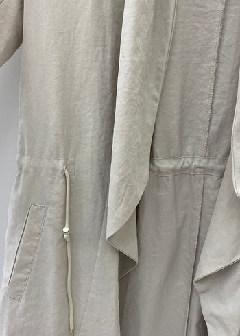 Bej Dökümlü Trençkot - Görsel 4