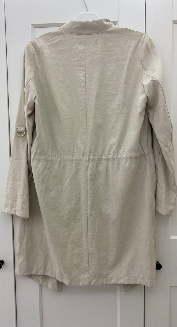 Bej Dökümlü Trençkot - Görsel 2