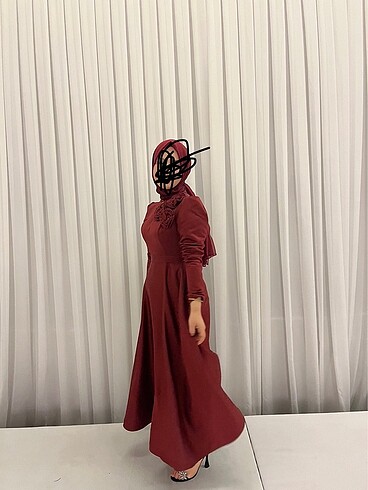Meliha tarhanacı kırmızı abiye