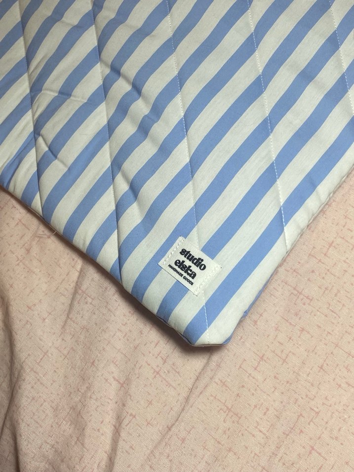 Pastel Mavi Çizgili Laptop Tablet Çantası - Görsel 2