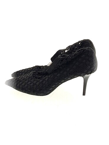 Zara Stiletto %70 İndirimli.