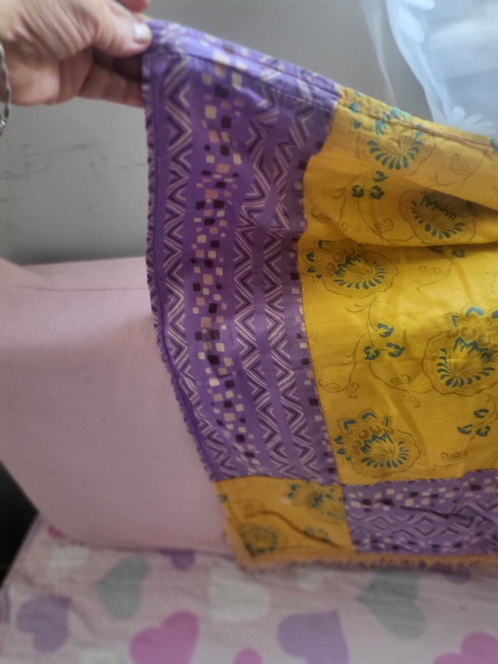 SANDIKTAN.  ANTİKA.   SARI VE MOR   PUL İŞLEMELİ..ASTARLIt - Görsel 3