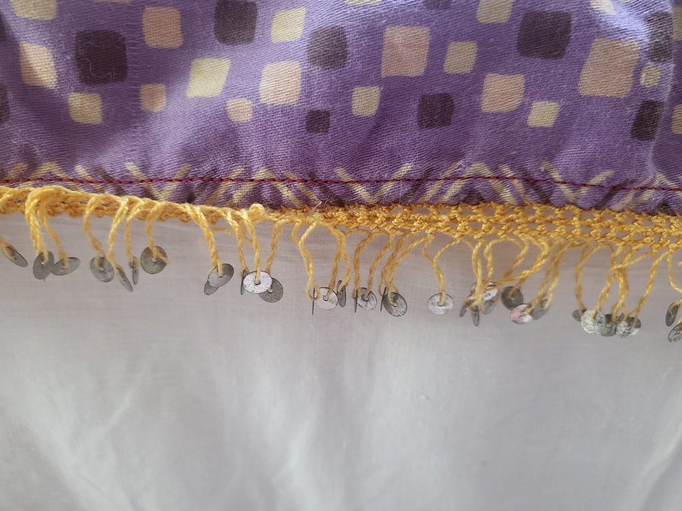 SANDIKTAN.  ANTİKA.   SARI VE MOR   PUL İŞLEMELİ..ASTARLIt - Görsel 2