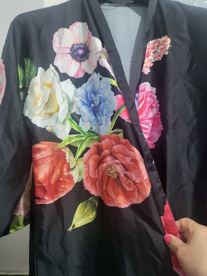 D3ESENLİ SATEN  KISA KİMONO - Görsel 2