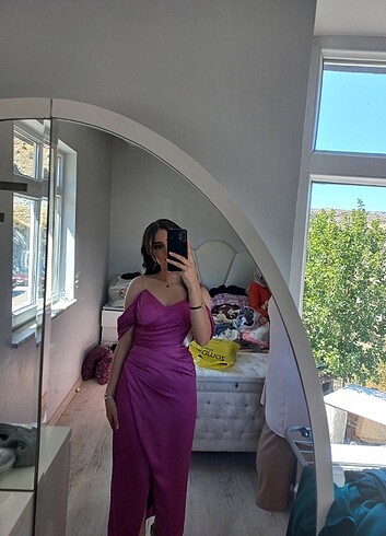 Pembe saten Abiye