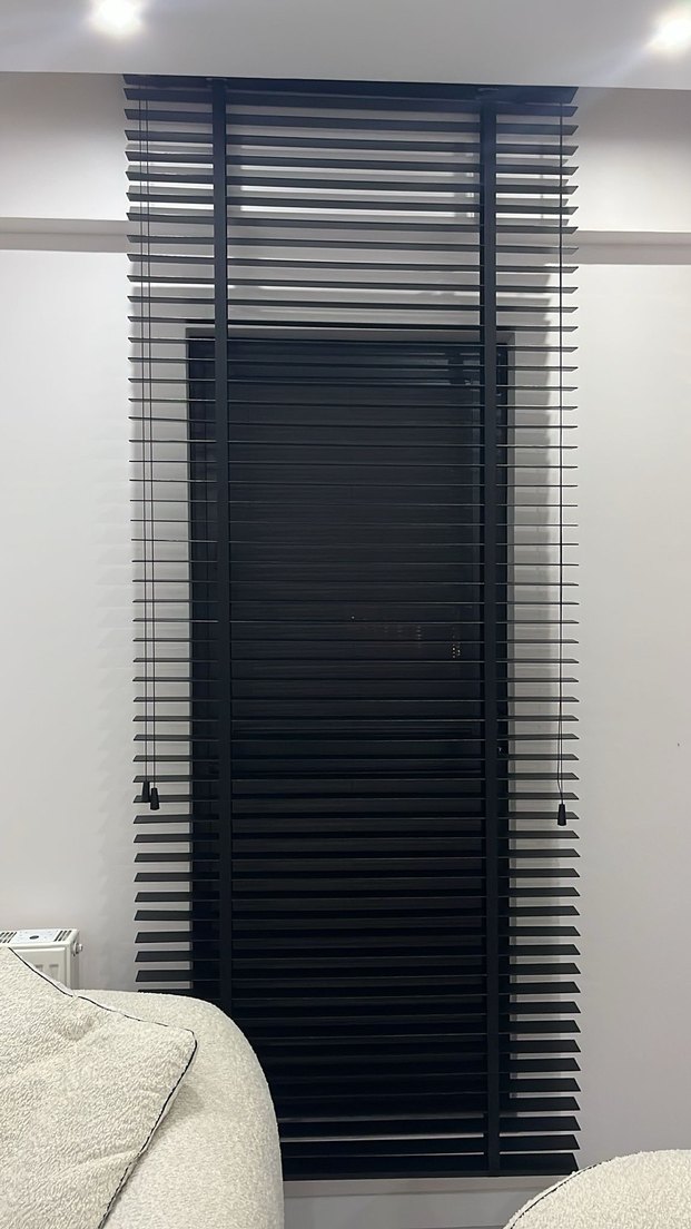 MODERN SİYAH AHJAP JALUZİ - Görsel 2