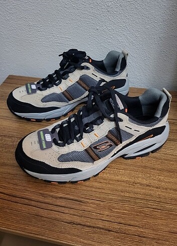 Skechers spor ayakkabı 