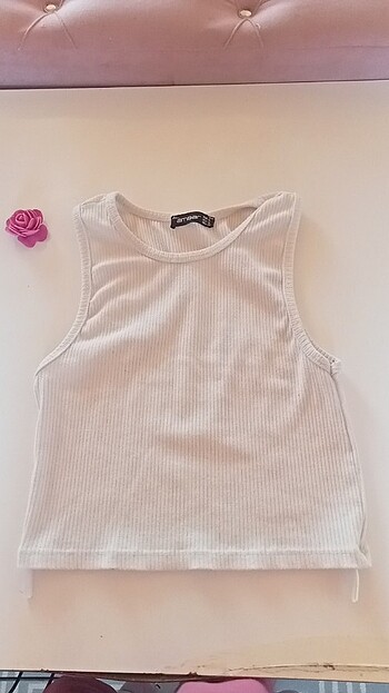 Beyaz ambar crop