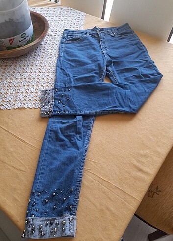 27 Beden mavi Renk Boncuk detaylı Kot Pantolon 