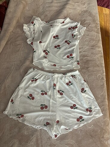 Kirazli sort takim pijama