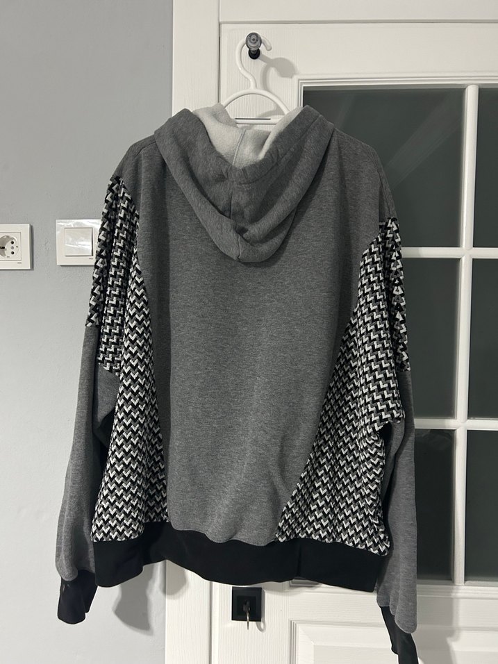 Gri Kapüşonlu Triko Sweatshirt - Görsel 3