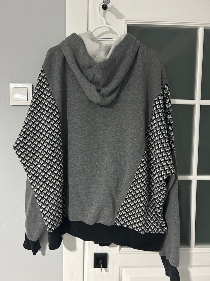 Gri Kapüşonlu Triko Sweatshirt - Görsel 2