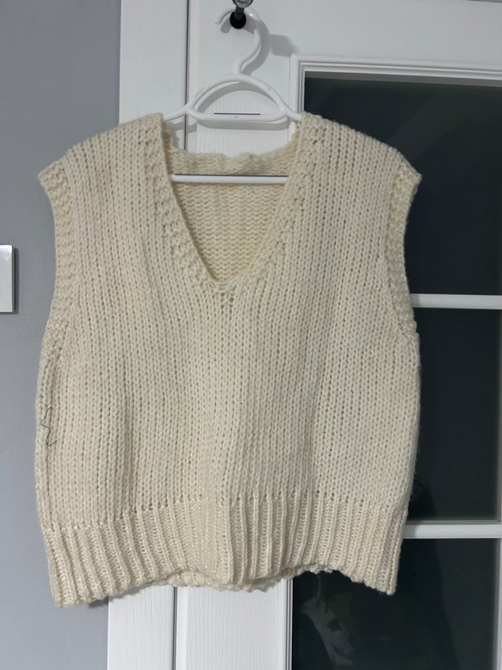 Kadın Beyaz Örgü Kolsuz Süveter - Görsel 2