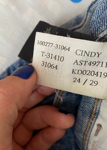 29 Beden mavi Renk Açık mavi jean