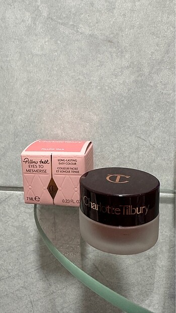 Beden Charlotte Tilbury göz farı