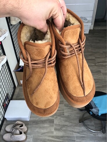 BAĞCIKLI UGG