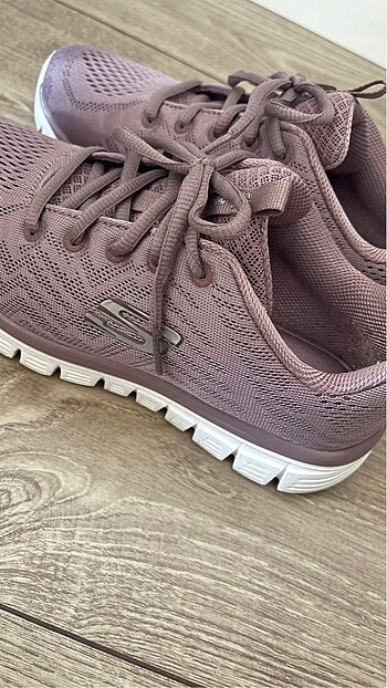 36 Beden Skechers spor ayakkabı