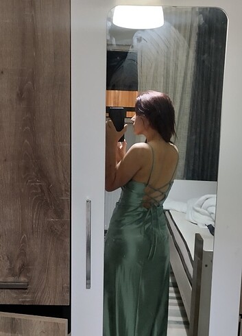 Yesil elbise