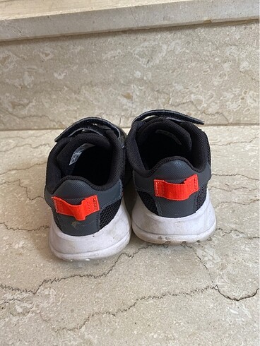 25 Beden Adidas ayakkabı
