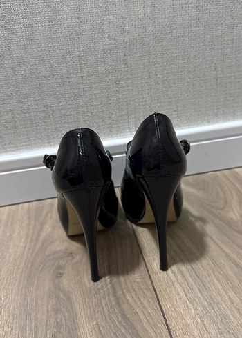 Siyah Deri Tokalı Stiletto - Görsel 3