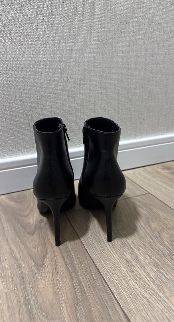 MANGO Siyah Deri Stiletto Topuklu Kadın Bot - Görsel 3