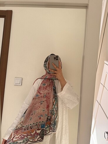 Desenli şal