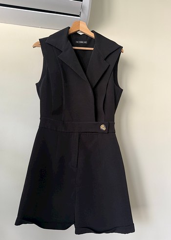 Siyah Düğmeli Kısa Kadın Tulum - Görsel 4