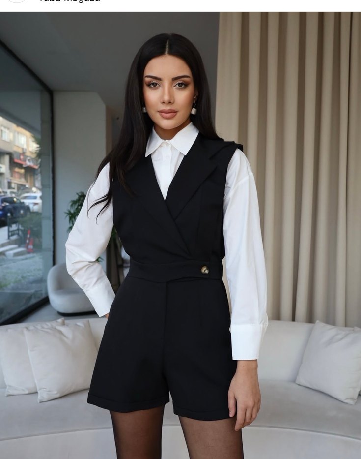 Siyah Düğmeli Kısa Kadın Tulum - Görsel 2