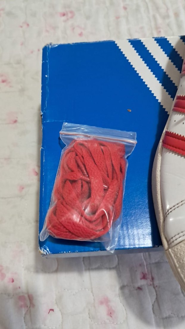 Adidas Beyaz Kırmızı Çizgili Bağcıklı Spor Ayakkabı - Görsel 2